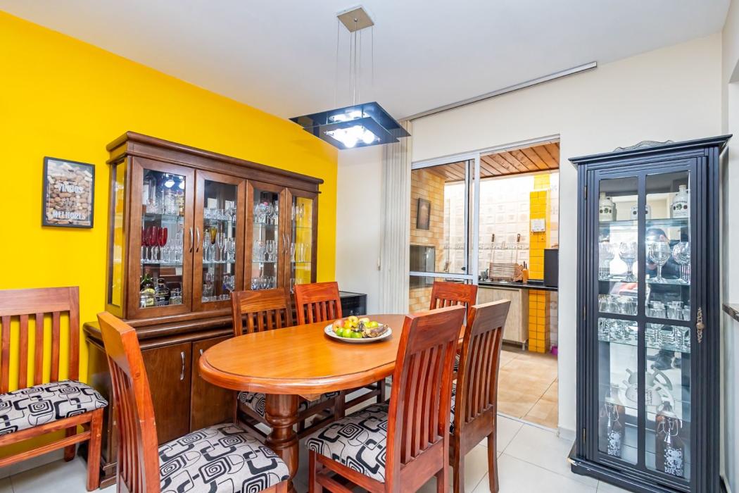 Sobrado em Curitiba - PR, no bairro Barreirinha - Referência SO0059-LU0E