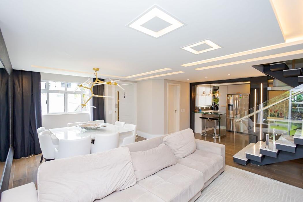 Sobrado em Curitiba - PR, no bairro Jardim das Américas - Referência SO0060-A3MA