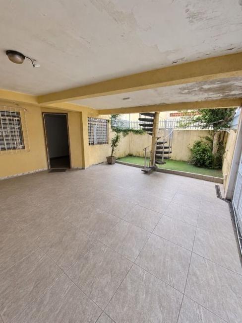 Sobrado à venda com 3 quartos, 79m² - Bairro Alto,Curitiba 