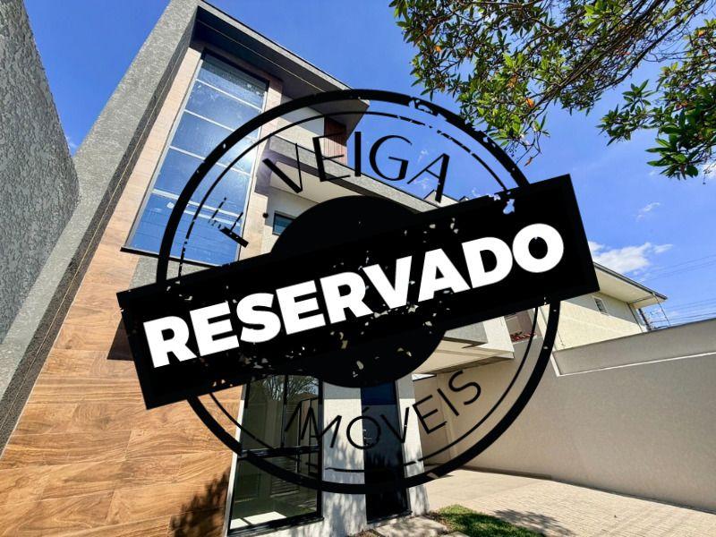 Sobrado à venda com 3 quartos, 266m² - Novo Mundo,Curitiba 