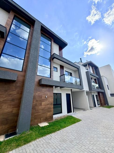 Sobrado com 3 dormitórios à venda, 138 m² por R$ 870.000,00 - Novo Mundo - Curitiba/PR - voa corretor