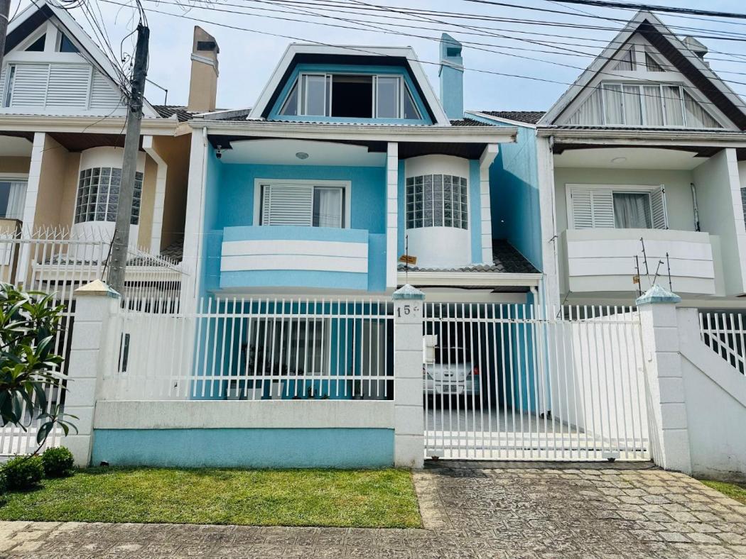 Sobrado em Curitiba - PR, no bairro Hugo Lange - Referência SO0071-TDIA