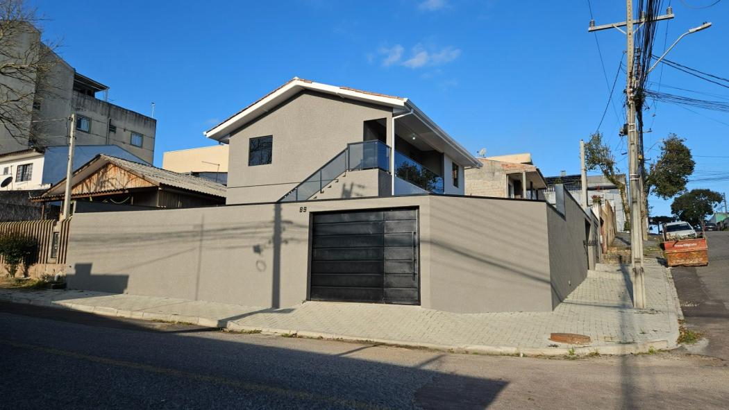 Sobrado em Curitiba - PR, no bairro Alto Boqueirão - Referência SO0073-ARBQ