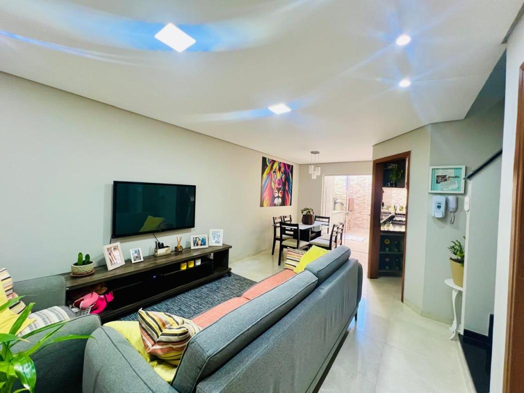 Triplex em Condomínio Fechado no Boqueirão – Segurança, Espaço e Localização! - voa corretor