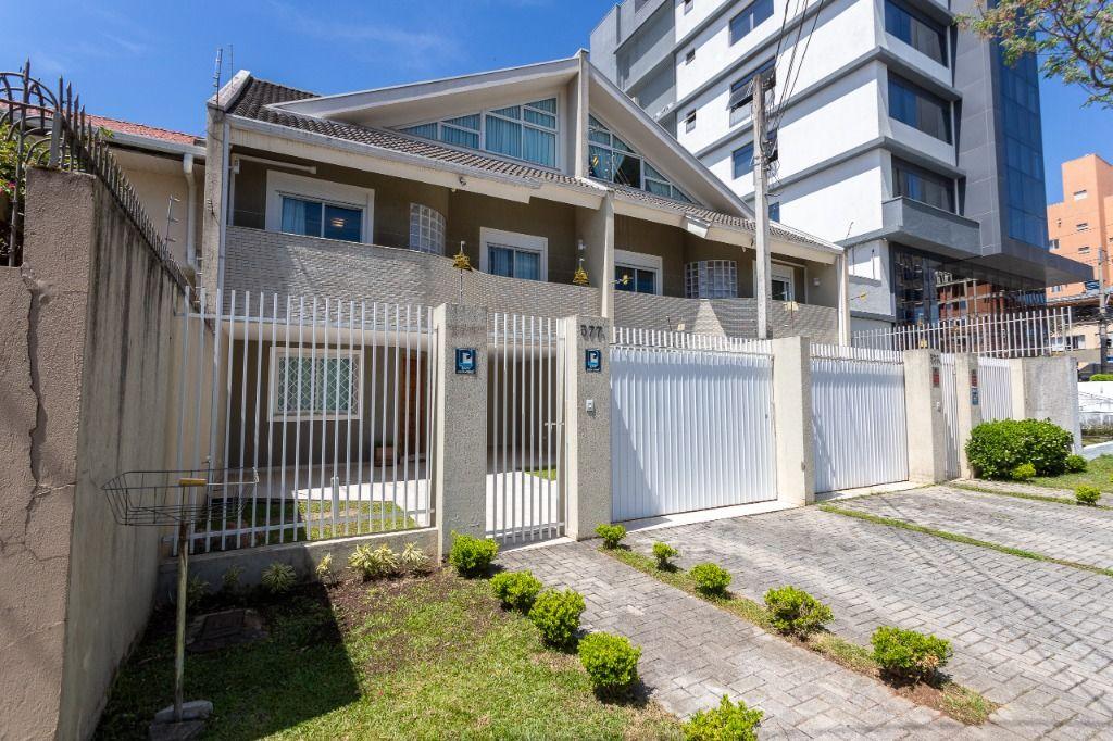 Sobrado em Curitiba - PR, no bairro Vila Izabel - Referência SO0074-LGK