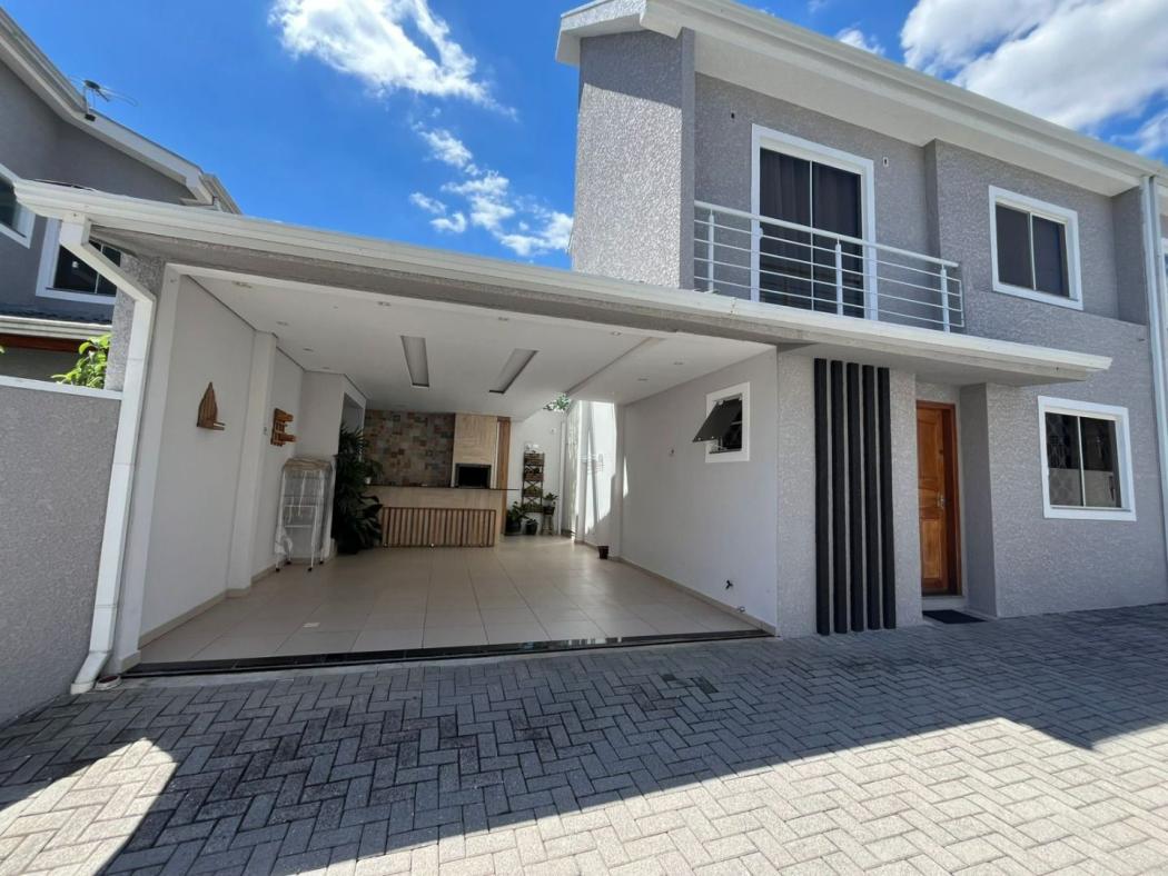 Sobrado à venda com 3 quartos, 135m² - Xaxim,Curitiba 