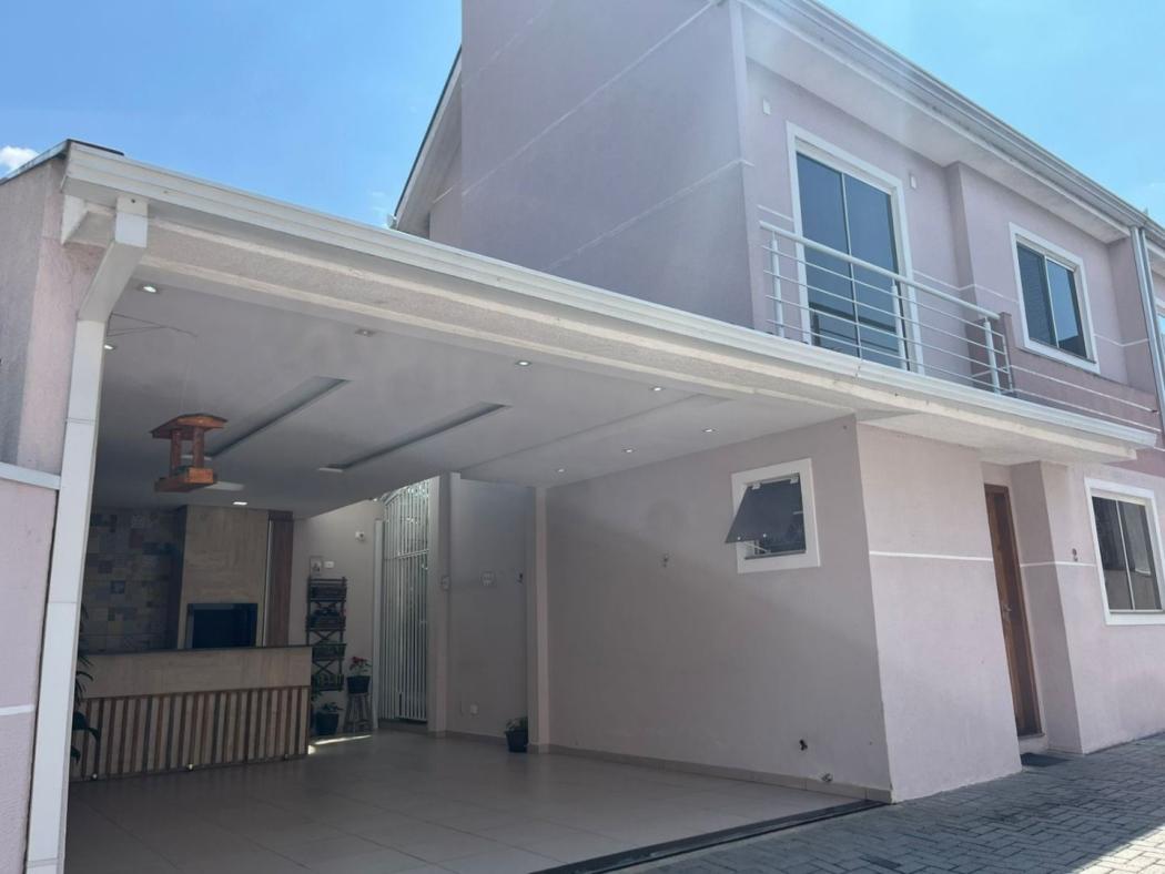 Sobrado em Curitiba - PR, no bairro Xaxim - Referência SO0082-ARBQ