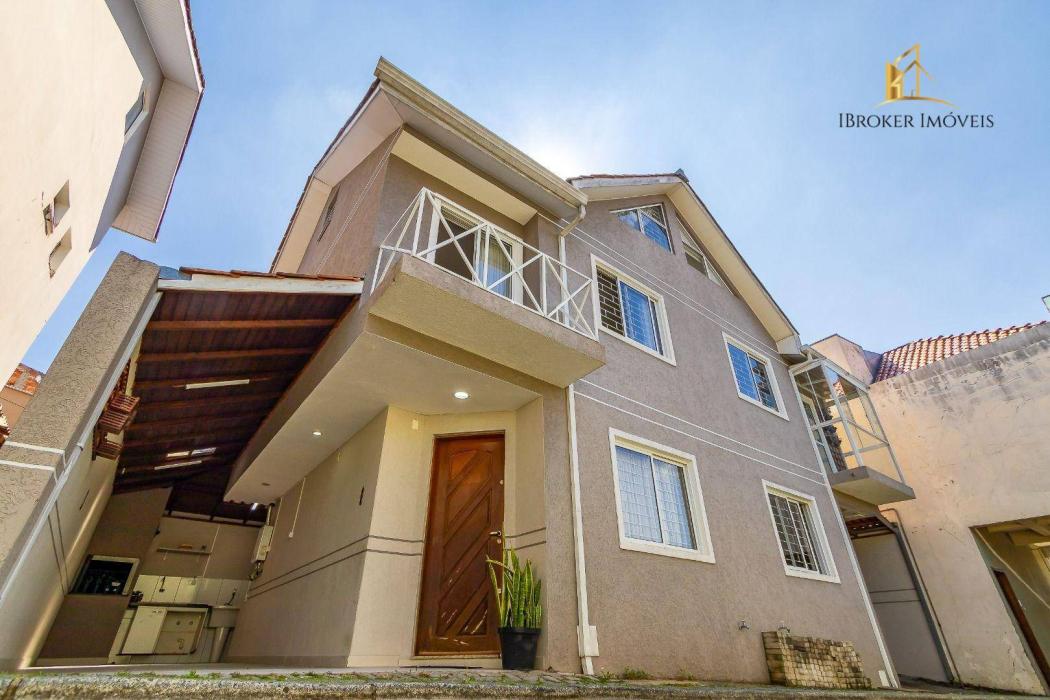 Sobrado em Curitiba - PR, no bairro Xaxim - Referência SO0082-IBRK