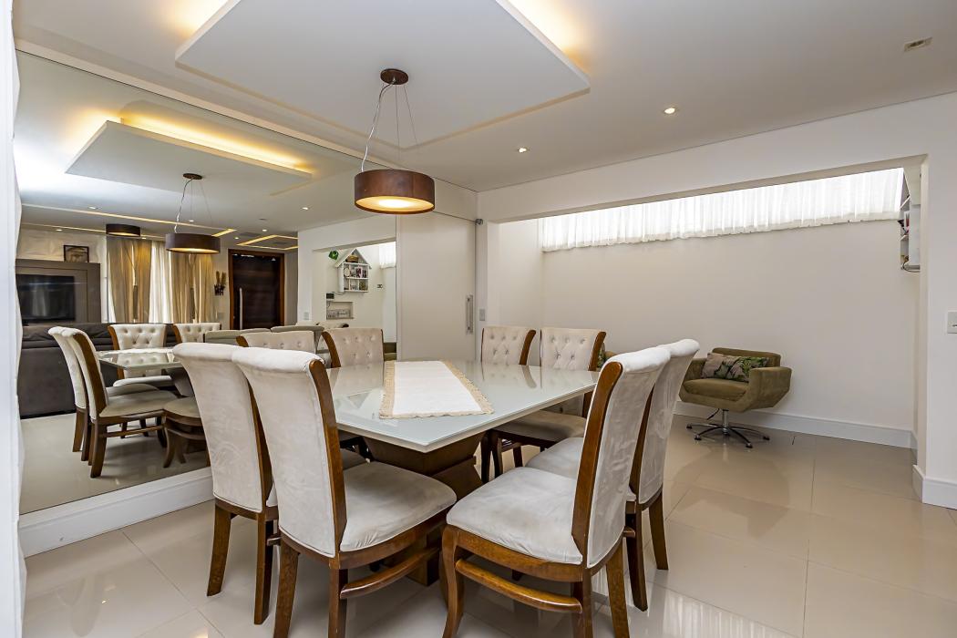 Casa à venda em Hauer, Curitiba — Fava Imóveis
