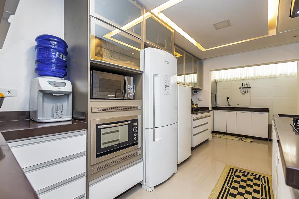 Casa à venda em Hauer, Curitiba — Fava Imóveis