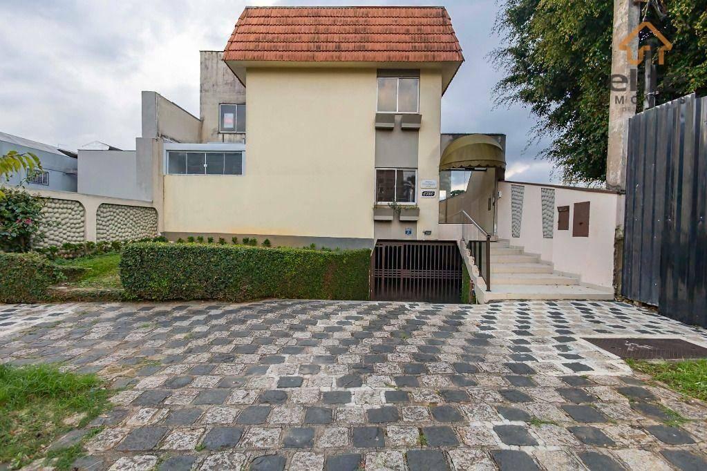 Sobrado em Curitiba - PR, no bairro Seminario - Referência SO0106-ELX