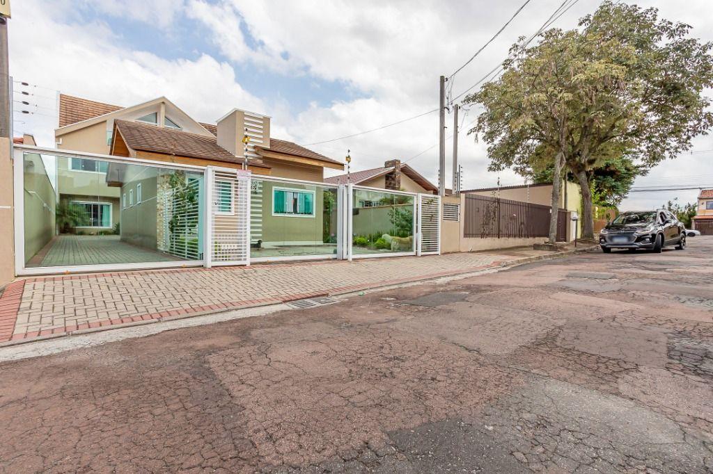 Sobrado em Curitiba - PR, no bairro Boqueirão - Referência SO0110-LCSB