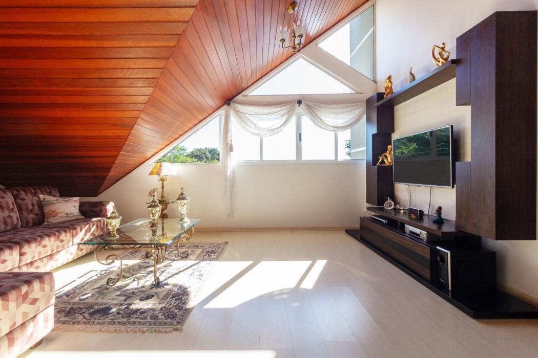 Sobrado em Curitiba - PR, no bairro Santa Felicidade - Referência SO0119-A3MA