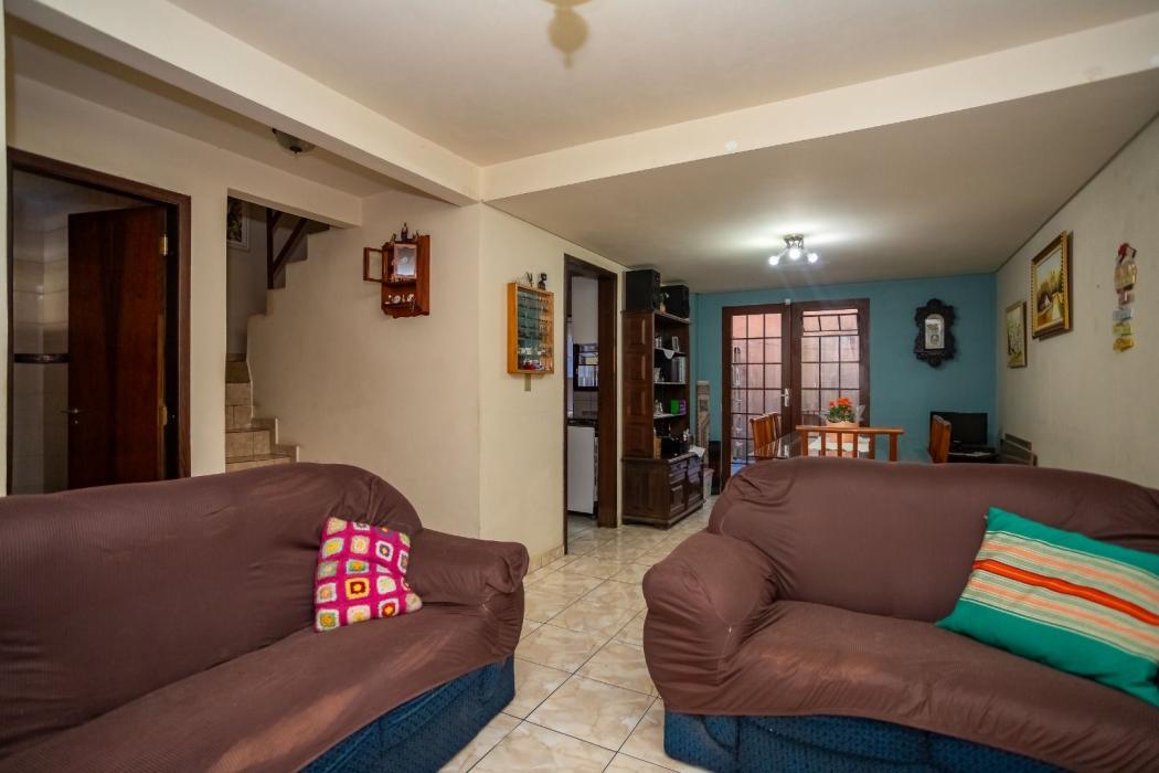 Sobrado à venda com 3 quartos, 124m² - Novo Mundo,Curitiba 