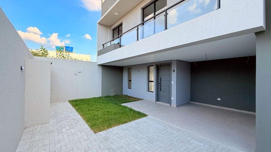 Sobrado com 3 dormitórios à venda, 120 m² por R$ 759.000 -  Rua São Judas Tadeu, 192 Capão Raso - Curitiba/PR