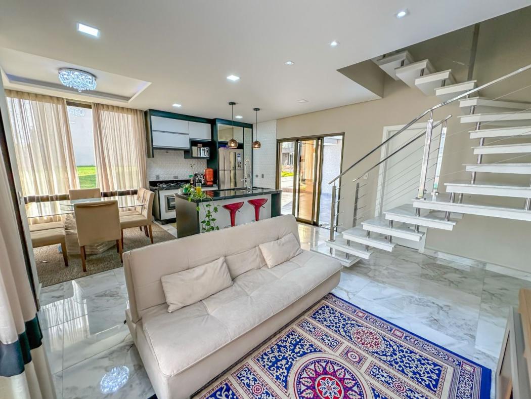 Sobrado em São José dos Pinhais - PR, no bairro Iná - Referência SO0205-CLME