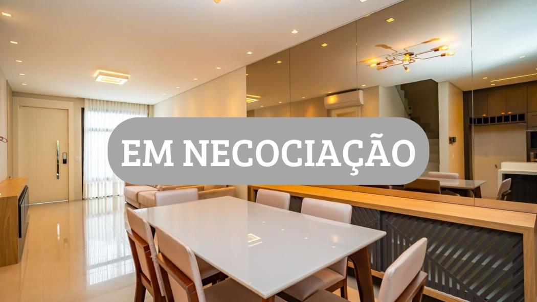 Sobrado em Curitiba - PR, no bairro Juvevê - Referência SO0214-VET6