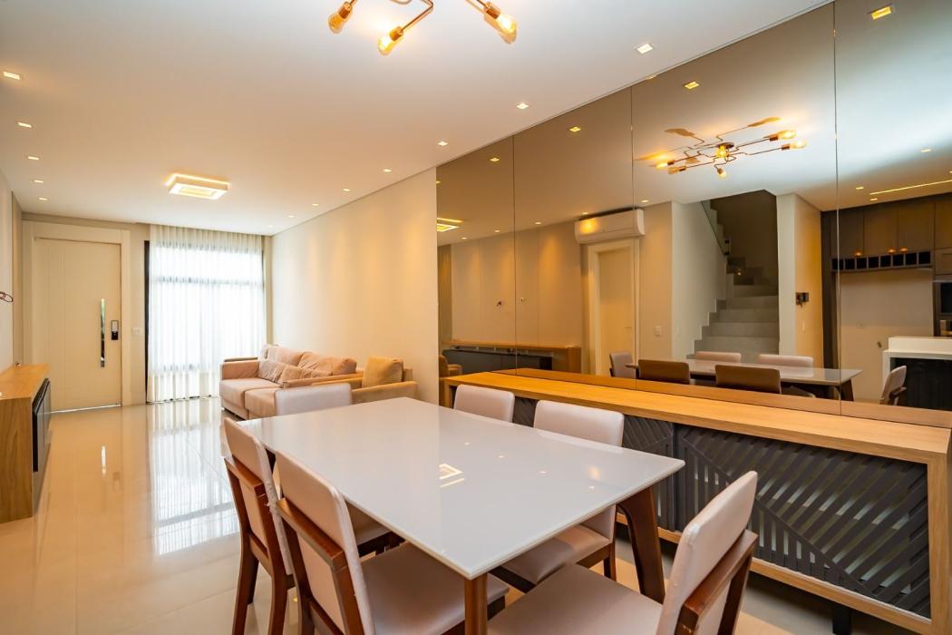  - Sobrado com 3 suítes a venda no Juvevê