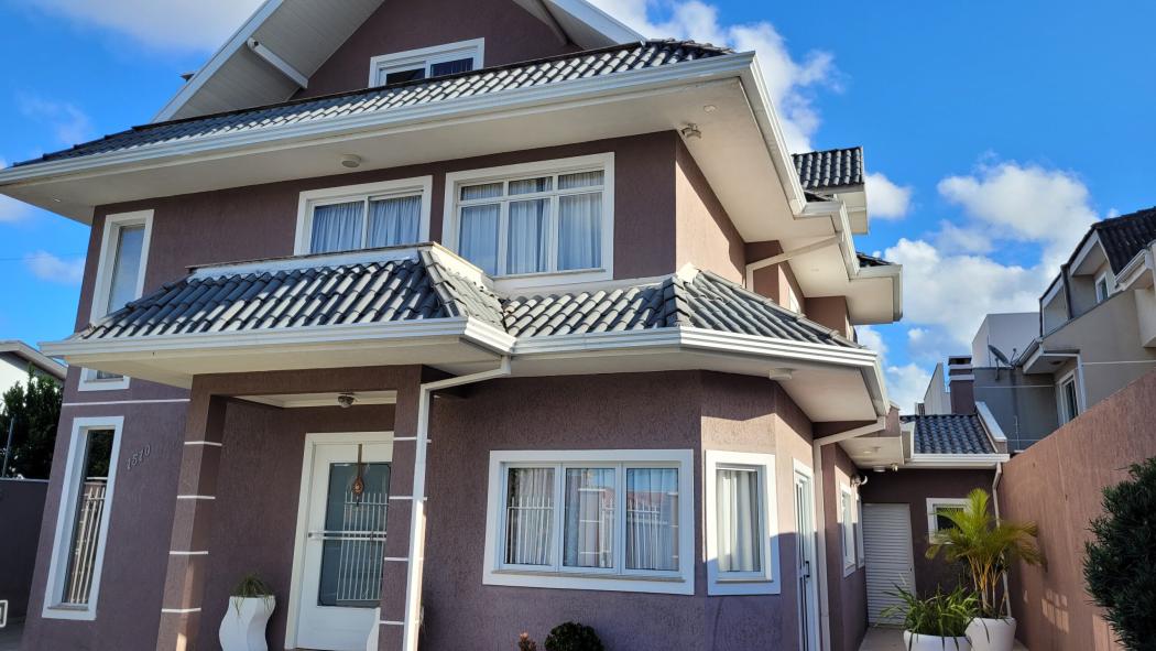 Sobrado em CURITIBA - PR, no bairro Guaíra - Referência SO0226-CT-RIC