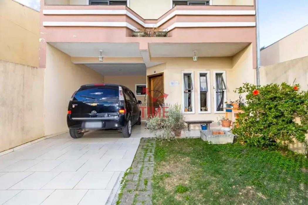 Sobrado à venda com 3 quartos, 146m² - Uberaba,Curitiba 