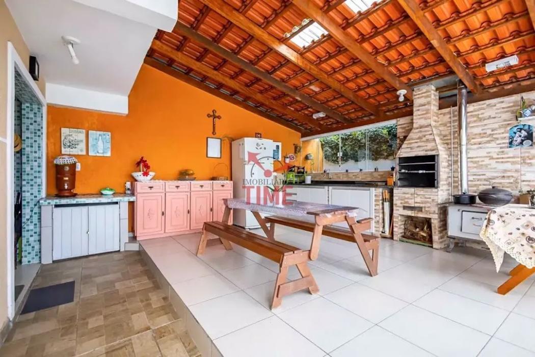 Sobrado à venda com 3 quartos, 120m² - Santa Cândida,Curitiba 
