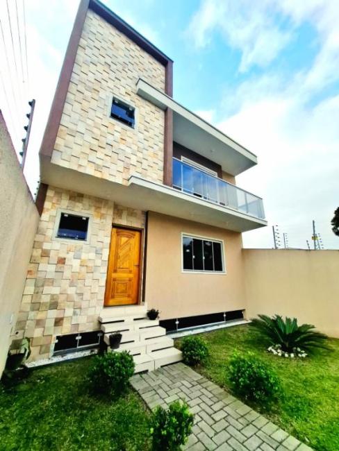 Sobrado em Curitiba - PR, no bairro Portão - Referência SO0340-SQU