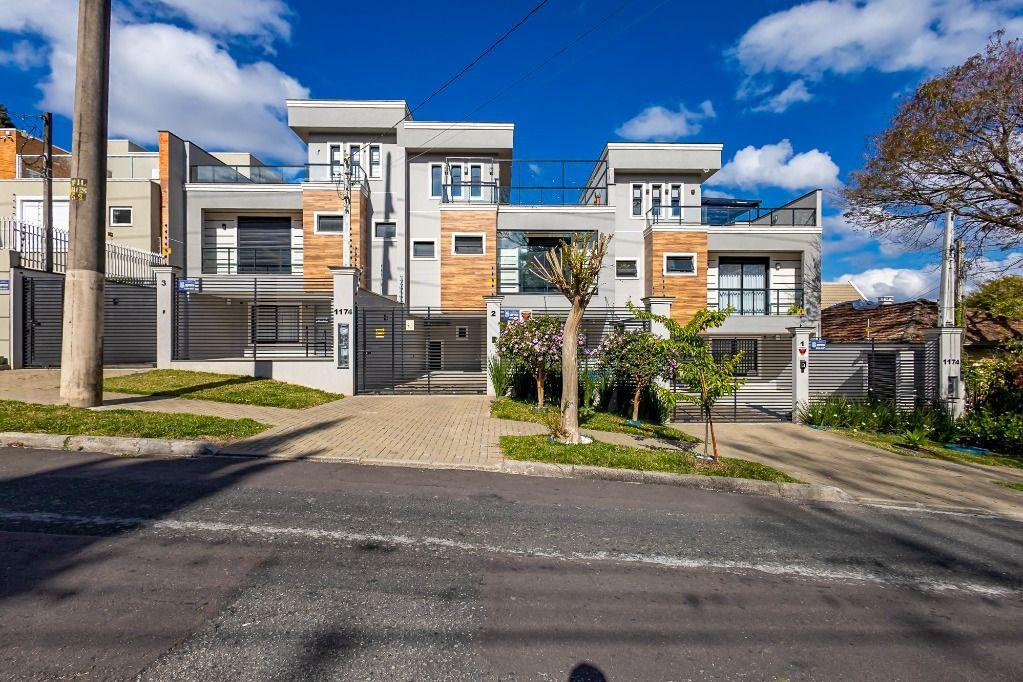 Sobrado em Curitiba - PR, no bairro Bom Retiro - Referência SO0357-SQU