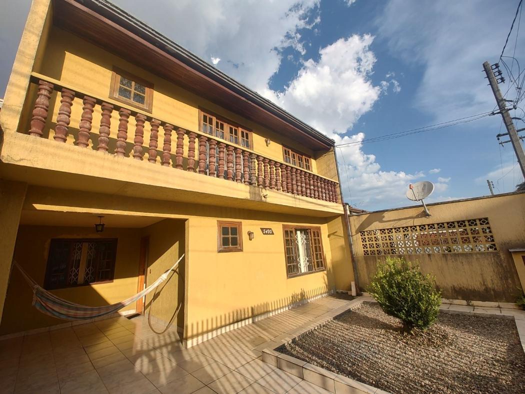 Sobrado em Curitiba - PR, no bairro Boqueirão - Referência SO0473-FGME