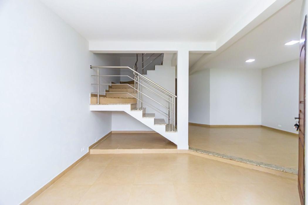 Sobrado em São José dos Pinhais - PR, no bairro Boneca do Iguaçu - Referência SO0492-FGME