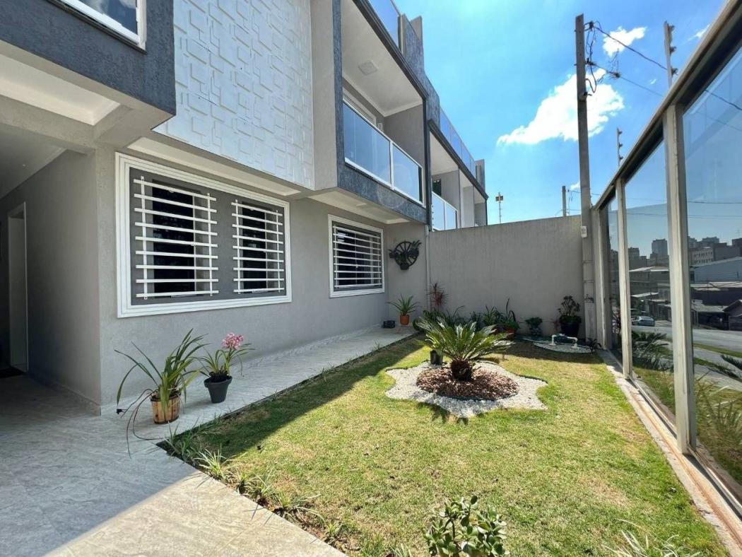 Sobrado à venda com 4 quartos, 150m² - Capão Raso,Curitiba 