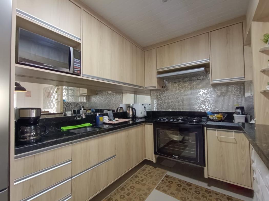 Sobrado à venda com 4 quartos, 150m² - Tatuquara,Curitiba 