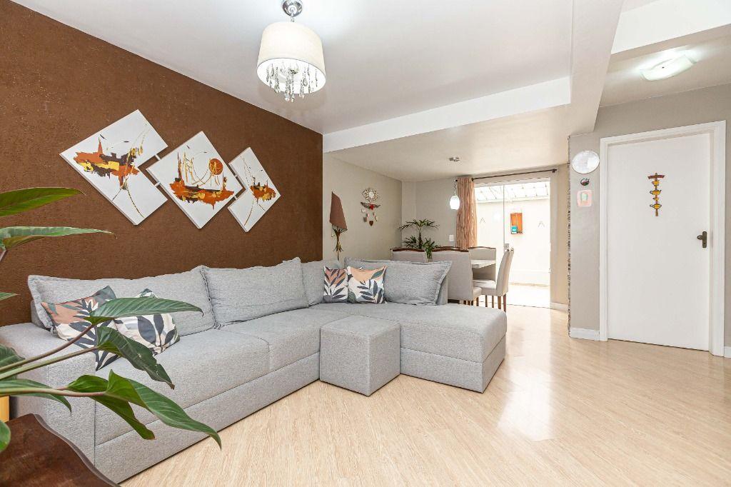 Sobrado em Curitiba - PR, no bairro Boqueirão - Referência SO0719-ASI