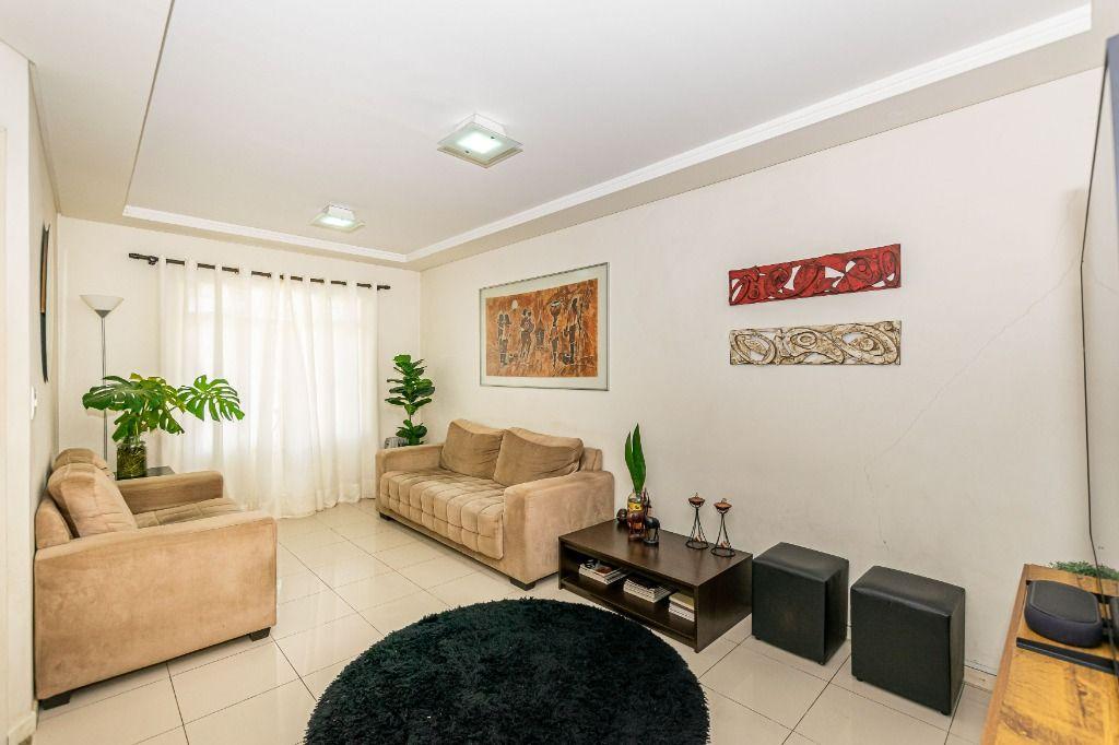 Sobrado em Curitiba - PR, no bairro Uberaba - Referência SO0731-ASI