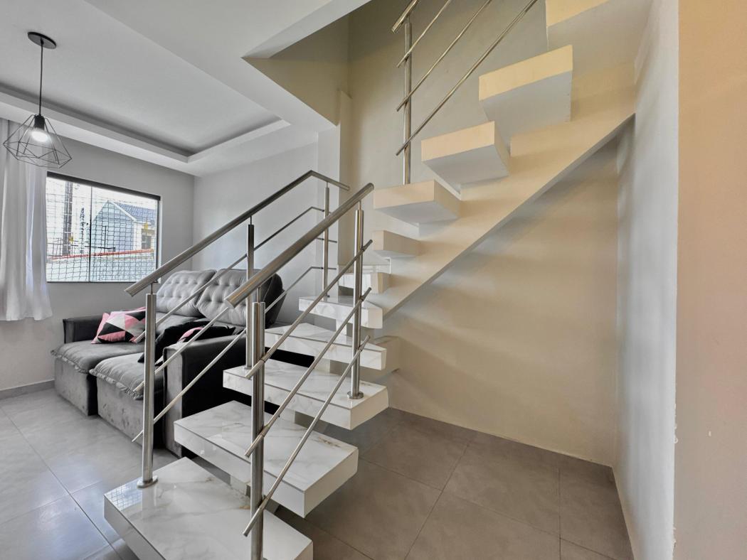 SOBRADO com 3 dormitórios à venda por R$ 550.000,00 no bairro Umbará - CURITIBA / PR