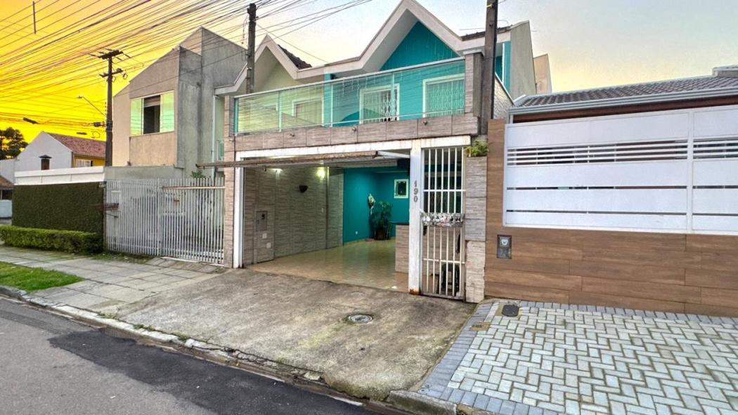  - SOBRADO com 3 dormitórios à venda com 97.84m² por R$ 399.000,00 no bairro Vitória Régia - CURITIBA / PR