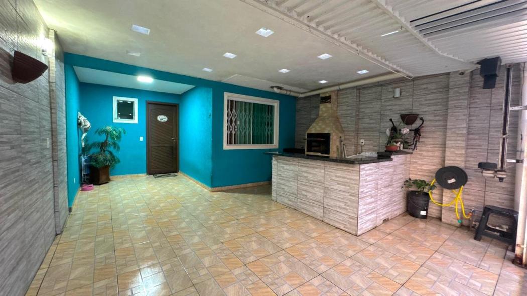  - SOBRADO com 3 dormitórios à venda com 97.84m² por R$ 399.000,00 no bairro Vitória Régia - CURITIBA / PR