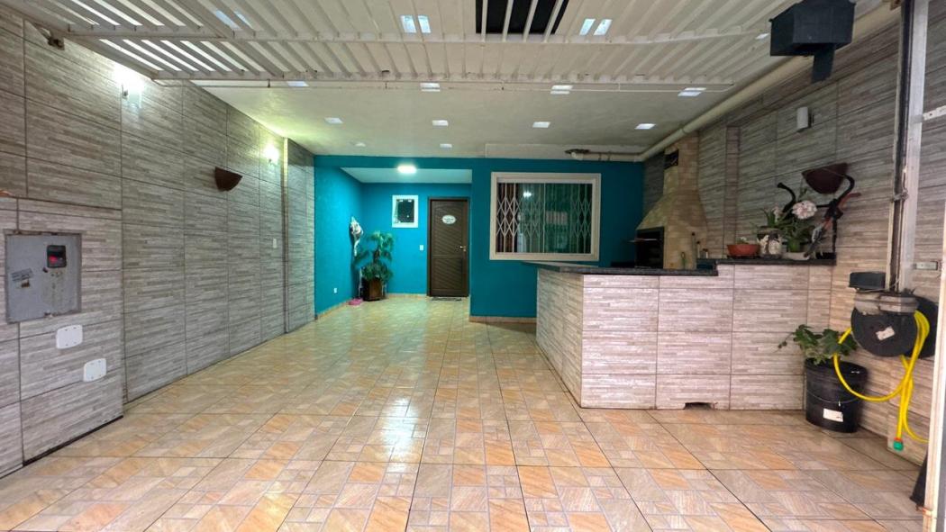  - SOBRADO com 3 dormitórios à venda com 97.84m² por R$ 399.000,00 no bairro Vitória Régia - CURITIBA / PR