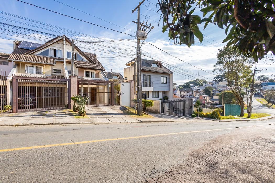 Sobrado à venda com 3 quartos, 184m² - Pilarzinho,Curitiba 