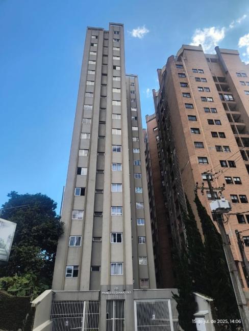 Kitnet em Curitiba - PR, no bairro Bigorrilho - Referência ST0002-WDI