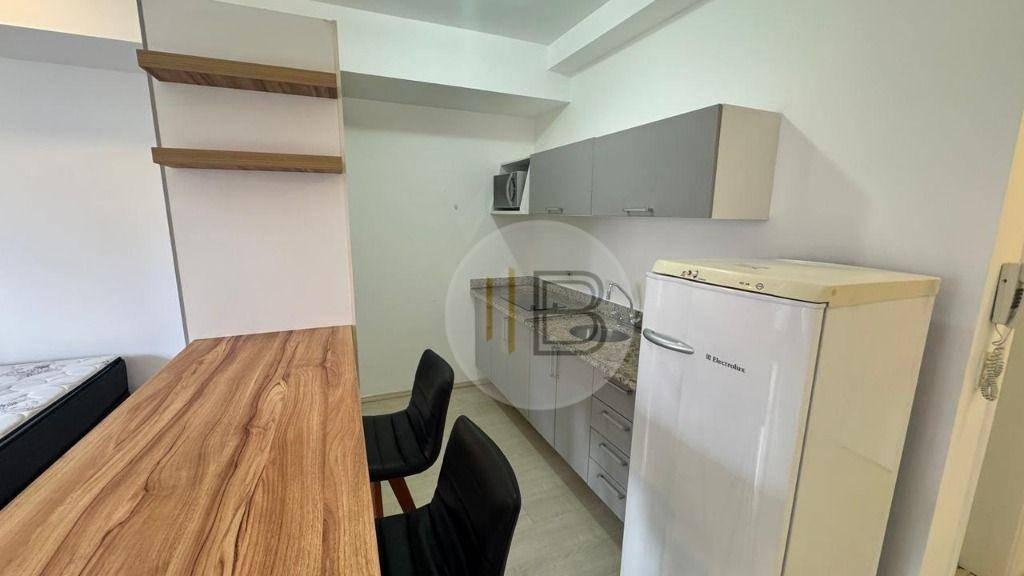  - Studio Mobiliado c/ Sacada, 32 m² Centro - Curitiba/PR
