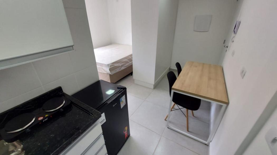 Kitnet em Curitiba - PR, no bairro Centro Cívico - Referência ST0009-LACJ