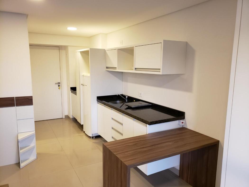 Kitnet em Curitiba - PR, no bairro Centro - Referência ST0033-FGME