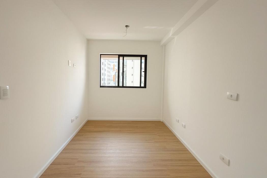 Kitnet em Curitiba - PR, no bairro Centro - Referência ST0055-TDIA