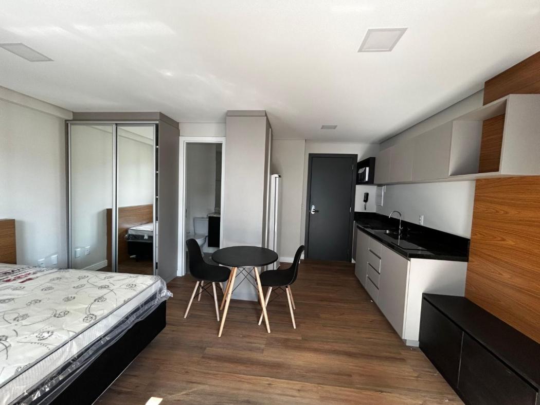 Kitnet em Curitiba - PR, no bairro Centro - Referência ST0097-A3MA