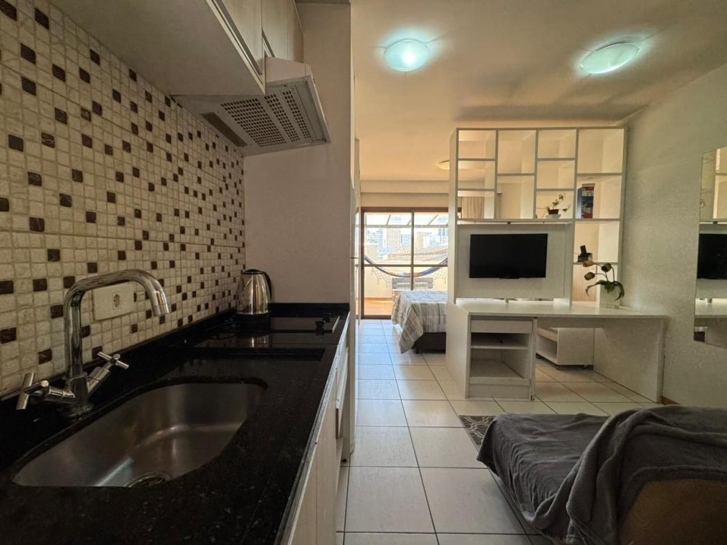 Kitnet em Curitiba - PR, no bairro Centro - Referência ST3542-365