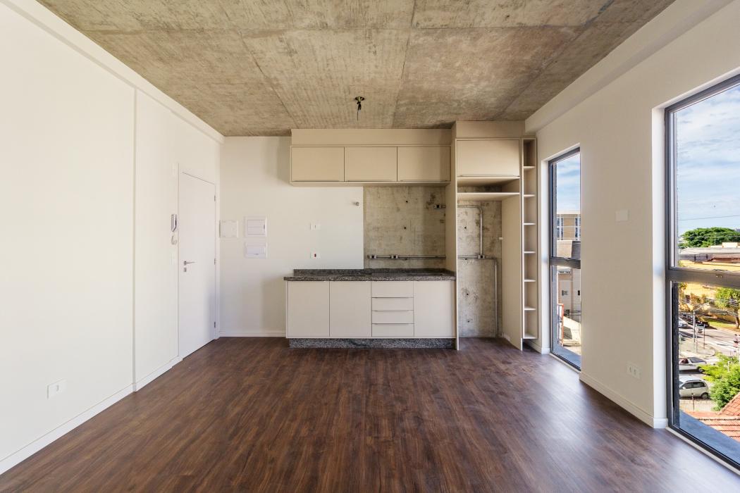 STUDIO COM 31M², EM LOCALIZAÇÃO PRIVILEGIADA NO ÁGUA VERDE, A DUAS QUADRAS DO ESTÁDIO DO ATLÉTICO.