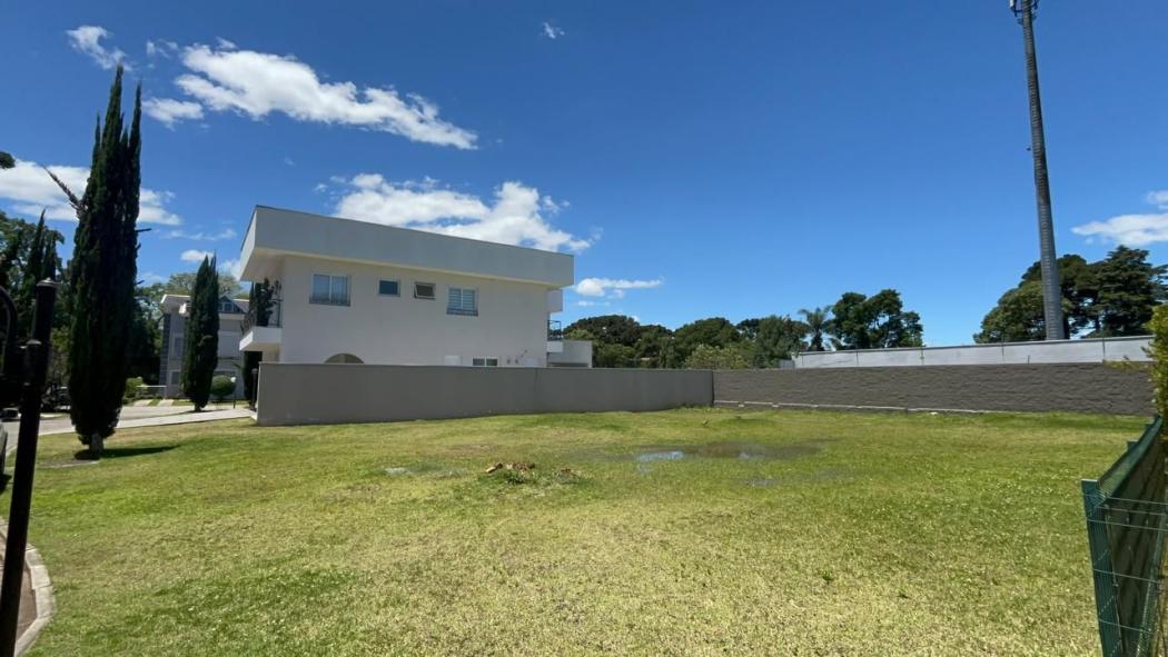Terreno em Curitiba - PR, no bairro Santa Felicidade - Referência TE0030-KRF