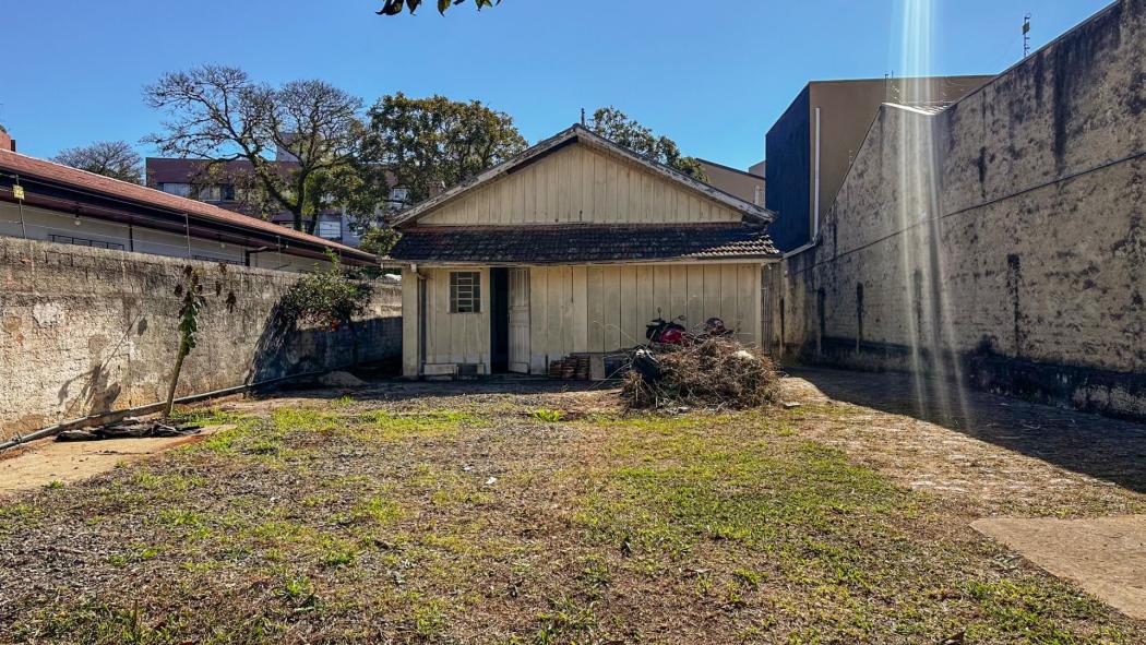 Terreno em Curitiba - PR, no bairro Água Verde - Referência TE0051-CONI