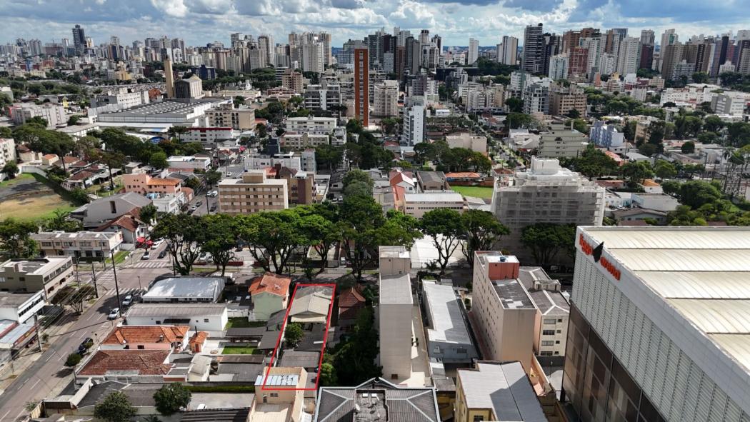 Terreno em Curitiba - PR, no bairro Água Verde - Referência TE0066-VET6