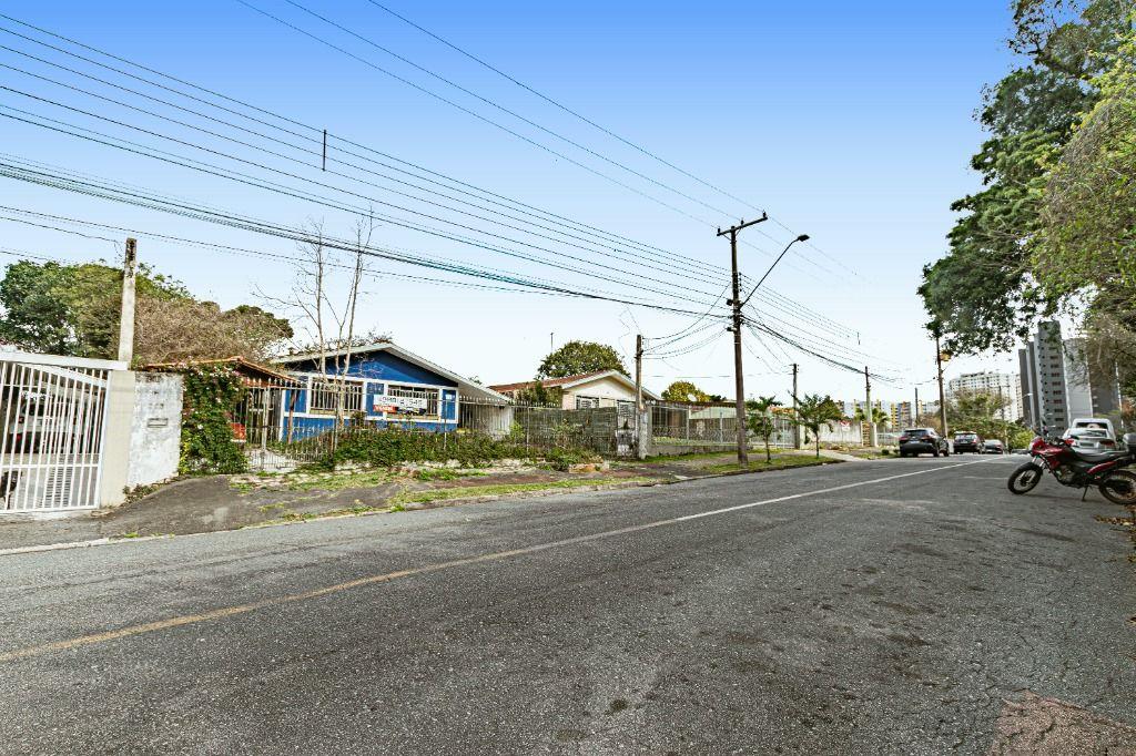 Terreno em Curitiba - PR, no bairro Novo Mundo - Referência TE0103-SQU